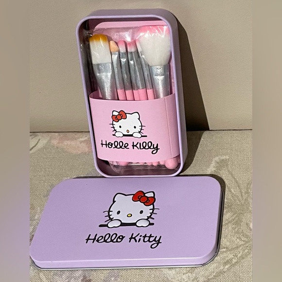 Hello Kitty Powder/brushes - Picture 6 of 6